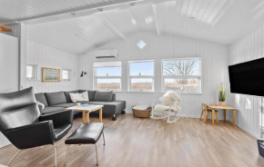 Stunning Home In Humble With Wifi, Humble